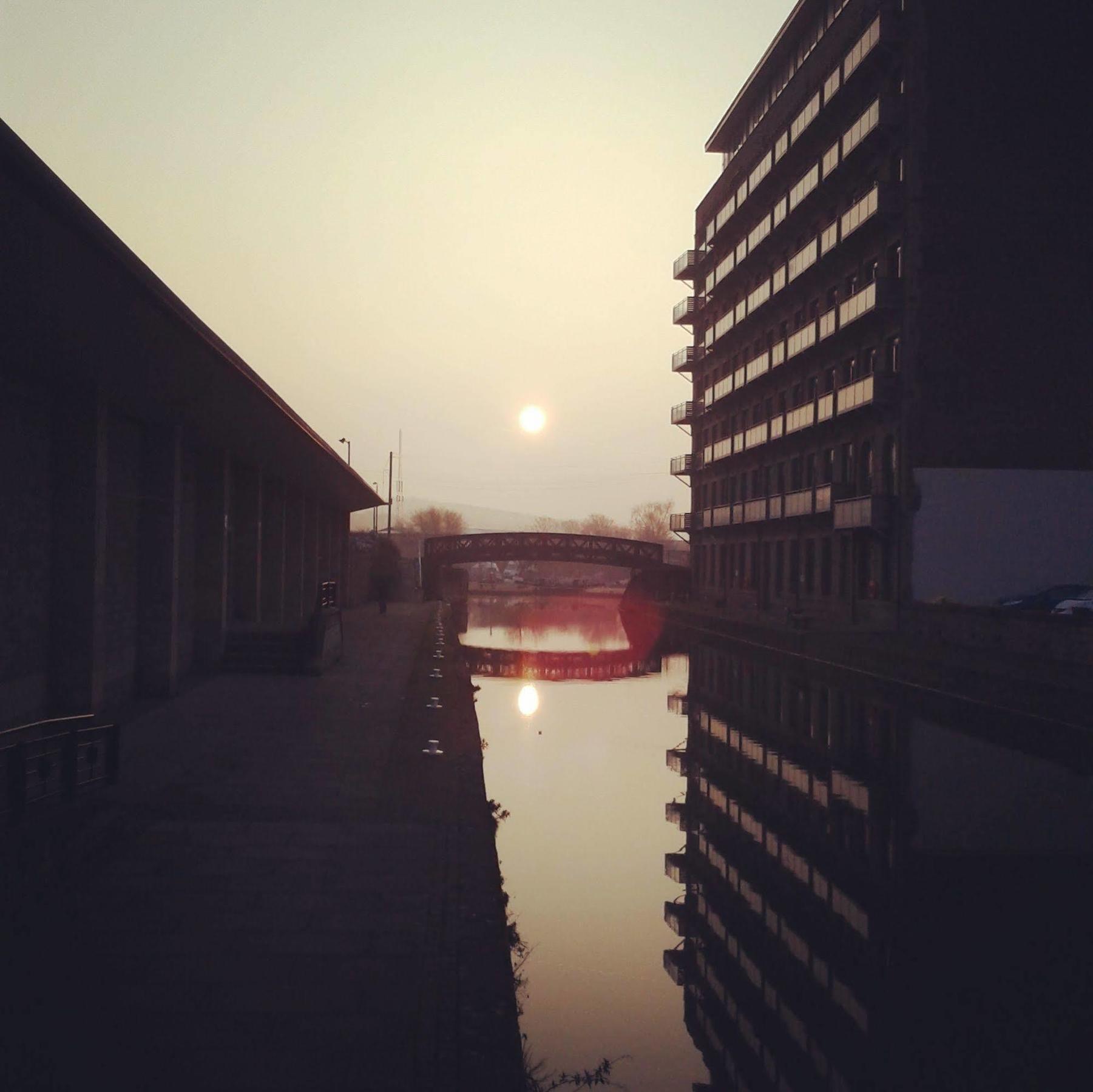 Waterfront Hotel บริกเฮาส์ ภายนอก รูปภาพ